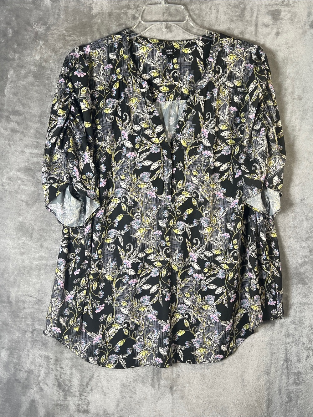 torrid Black Floral V-Neck Short Puff Sleeve Blouse